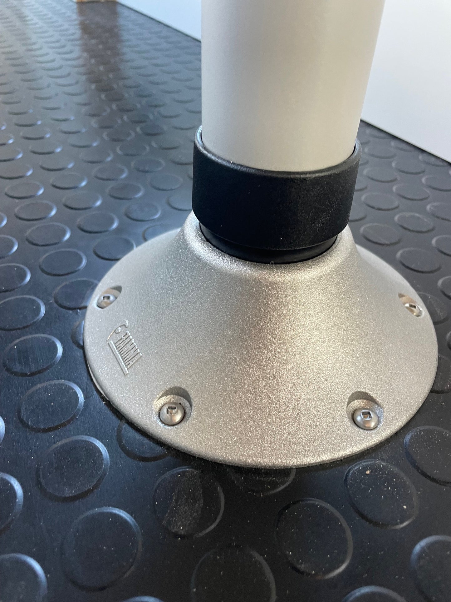 Fiamma Conic Table Mount Connection