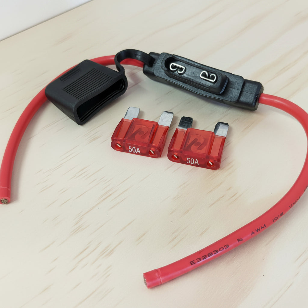 Maxi Blade fuse holder installed with fuse and heavy-duty cable connection