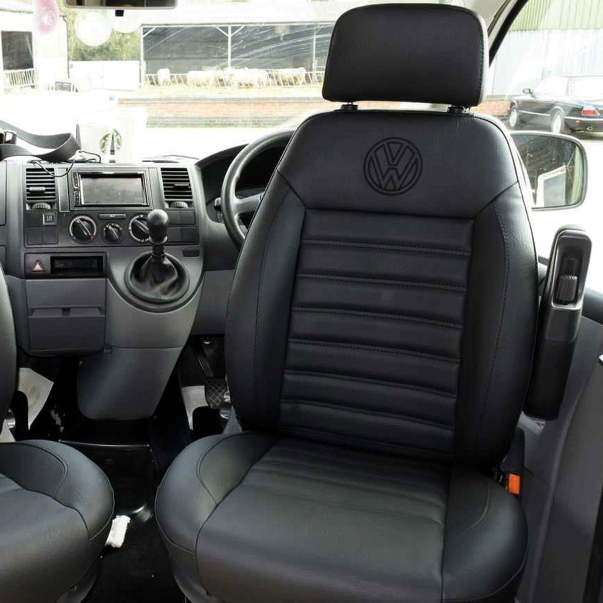 Swivel seats